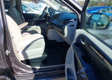 2015 Dodge Grand Caravan Se z USA, uszkodzony, nr VIN 2C4RDGBG0FR685968